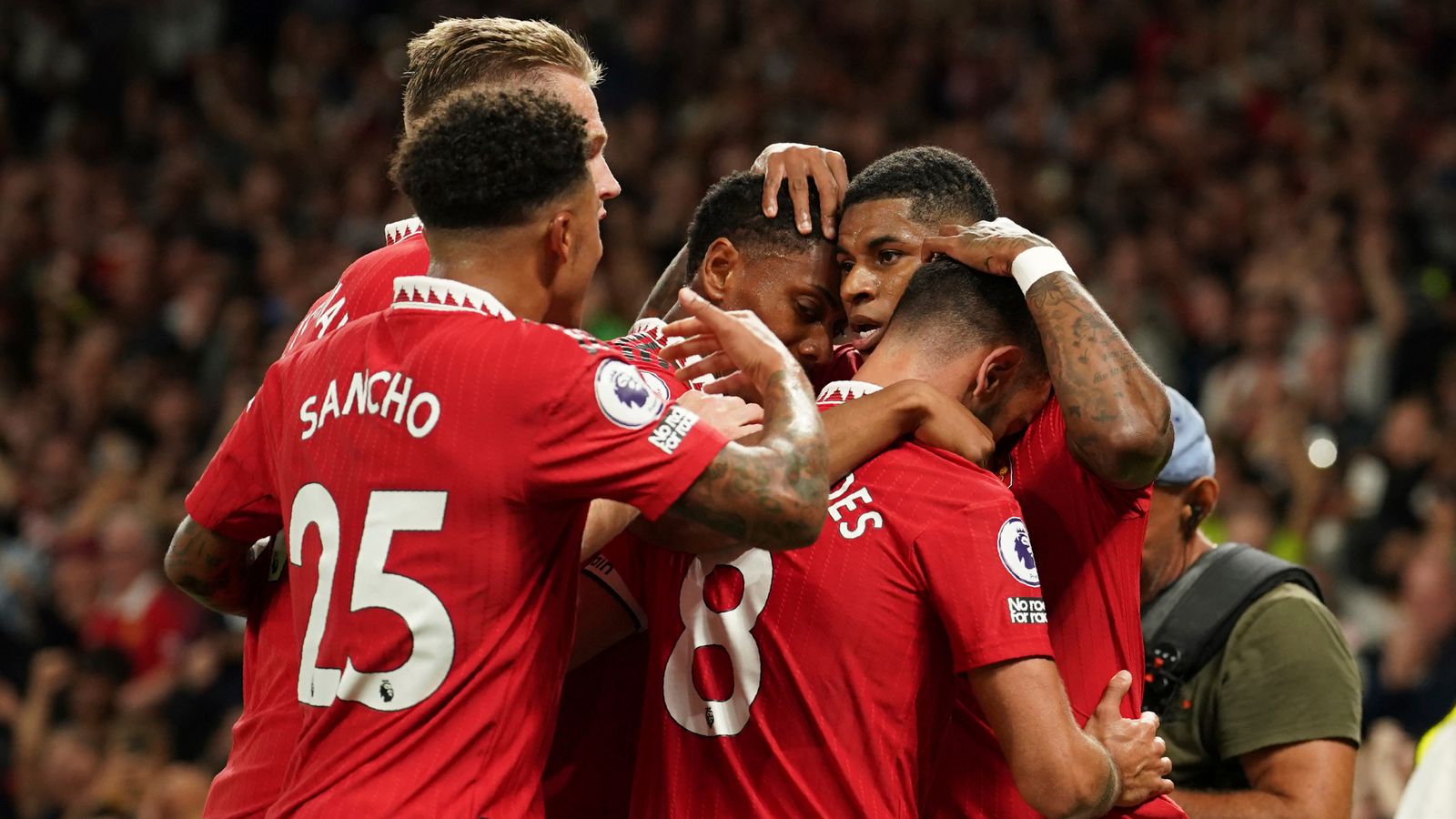 Liverpool Đối Đầu Manchester United: Cuộc Chiến Kịch Tính Tại Anfield